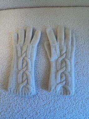Gap Women's Wool, Rabbit Hair, & Cashmere Cable Knit Gloves - Size M/L
